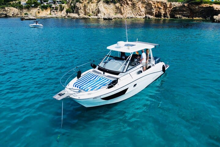 Private tour on motor yacht