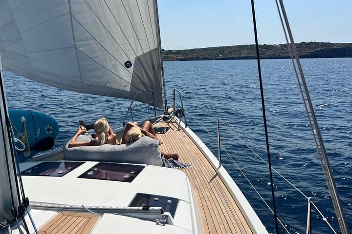 Mallorca: Private sailing tour with drinks & tapas