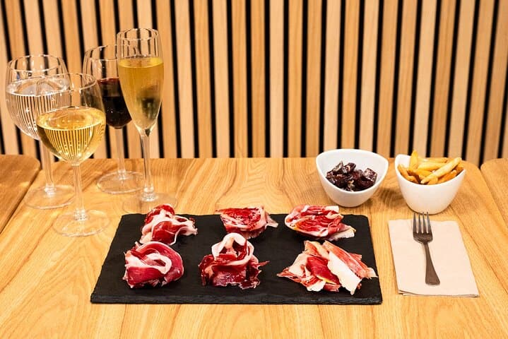 Jamón Experience Masterclass Plus: Ham, Wine and Cheese Tasting