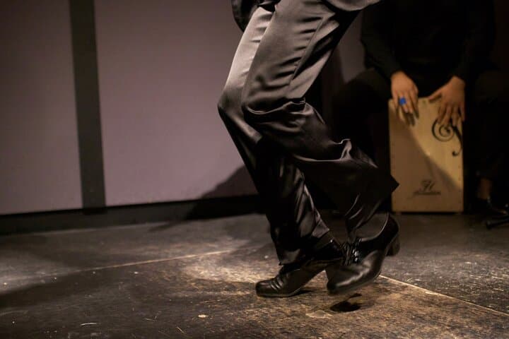 Flamenco shoeing, rhythm and strength on stage