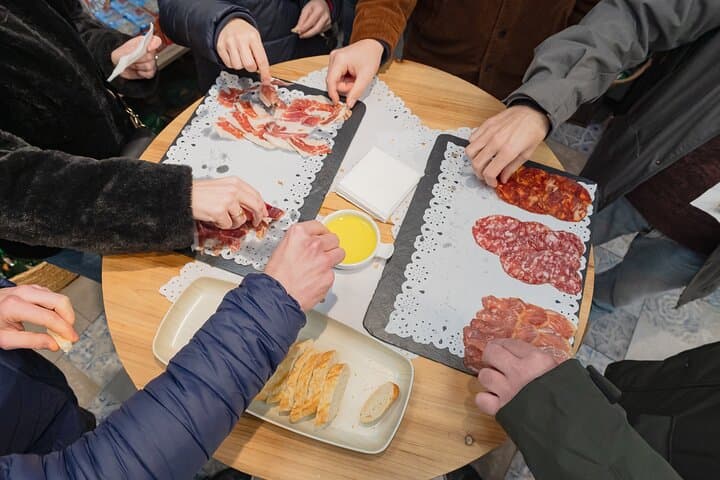 Madrid: Guided Food Tour of Tapas, Ham, Olive Oil & Vermouth