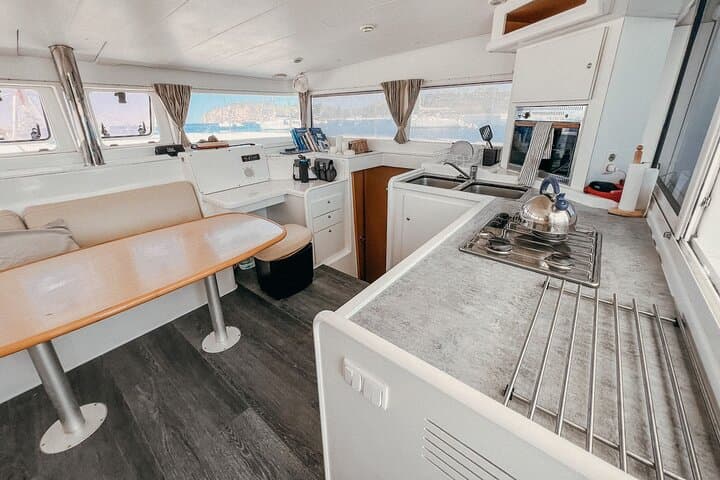 3 Nights Inolvidabe Adventure on Board Catamaran