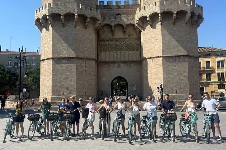 Valencia: Old Town to City of Arts E-Bike Tour+Total Eclipse