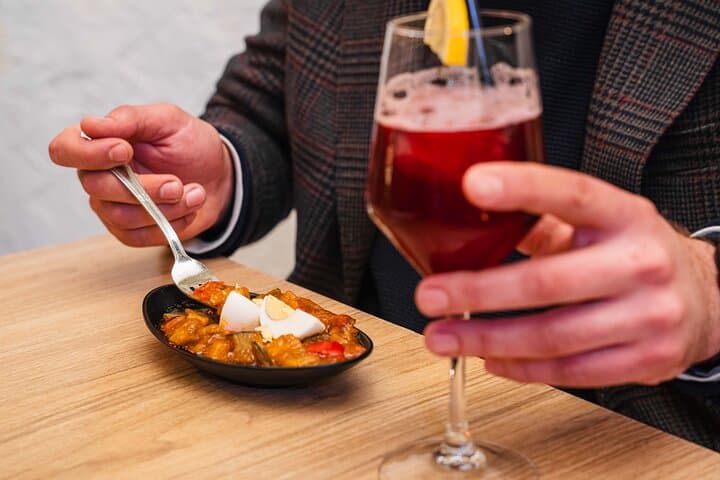 Gourmet Tapas and Wine Tour in Córdoba