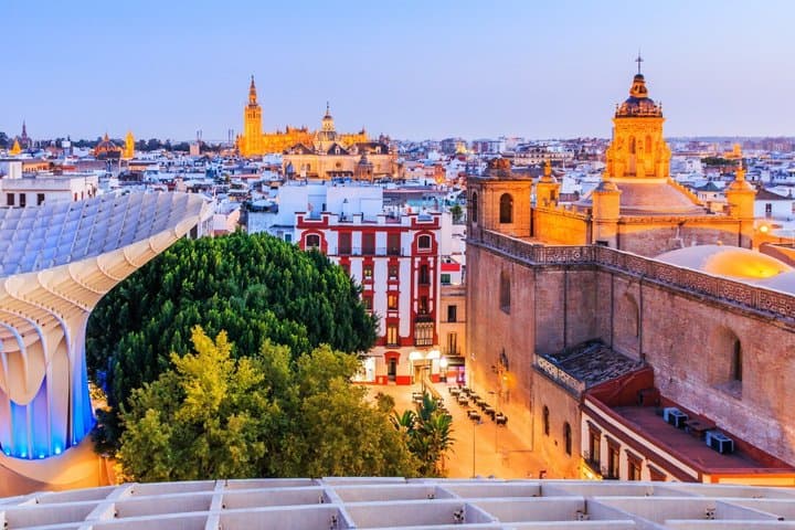 TOP Sevilla : Private Guided Tour with your mobile