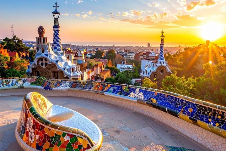 TOP Barcelona : Private guided tour with your mobile