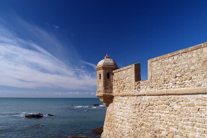 TOP Cadiz : Private Guided Tour with your mobile