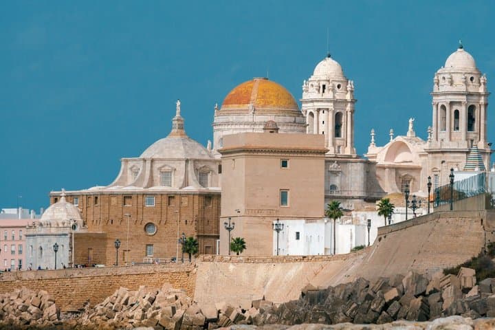 TOP Cadiz : Private Guided Tour with your mobile
