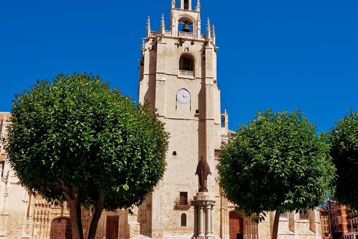 TOP Palencia : Private guided tour with your mobile