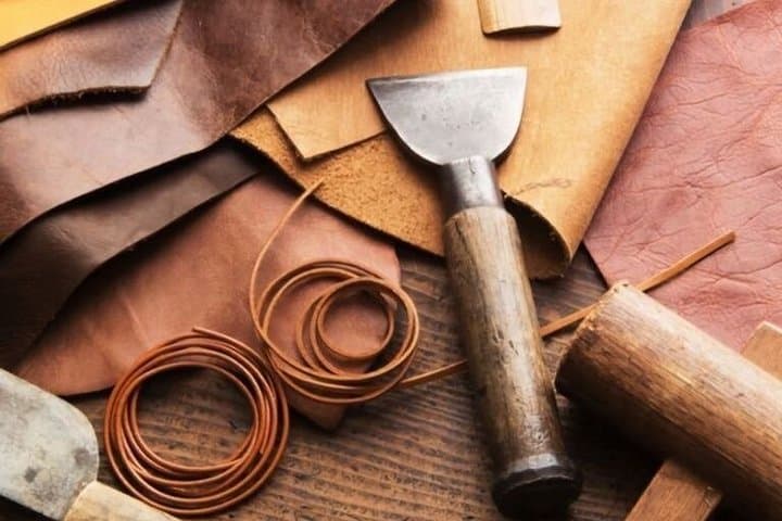 Leathercraft workshop in Downtown Madrid