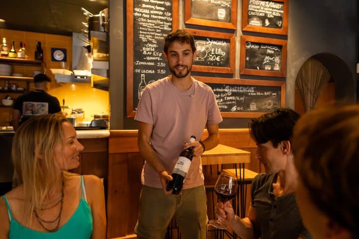 Barcelona Gothic Quarter VIP Tapas and Wine Tour