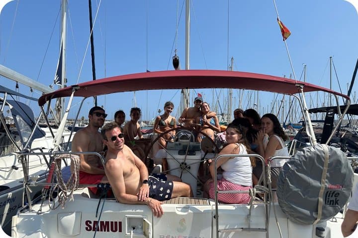 Private 2-Hour Sailing Tour in Barcelona