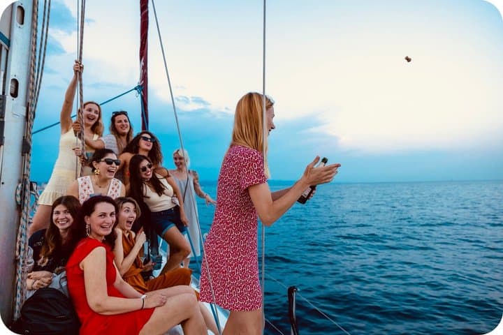 Private 2-Hour Sailing Tour in Barcelona