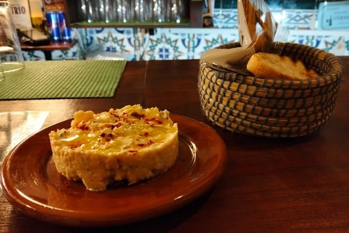 Chef led Seville tapas tour / Authentic Dishes & local wines