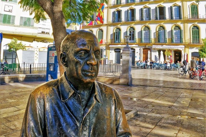 Best of Malaga and White Coastal Villages Private Tour