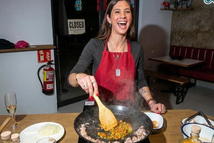 Paella Cooking Class in Barcelona | Small Group, Cava & Wine