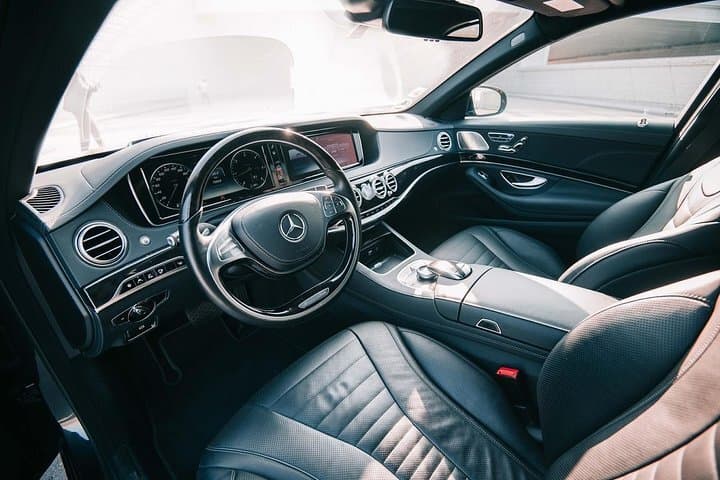 Arrival Transfer from Madrid MAD Airport to Madrid by Luxury Car