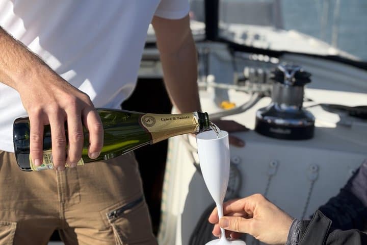 Swim and Enjoy - Boat Tour In Barcelona City with Cava and Drinks
