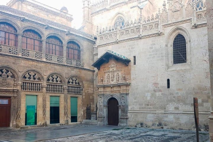Private Tour Albaicín and Centro and Chapel Royal