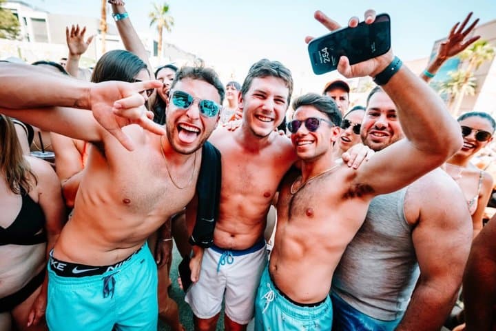 Ibiza Sunset Boat Party with Nightclub Entry