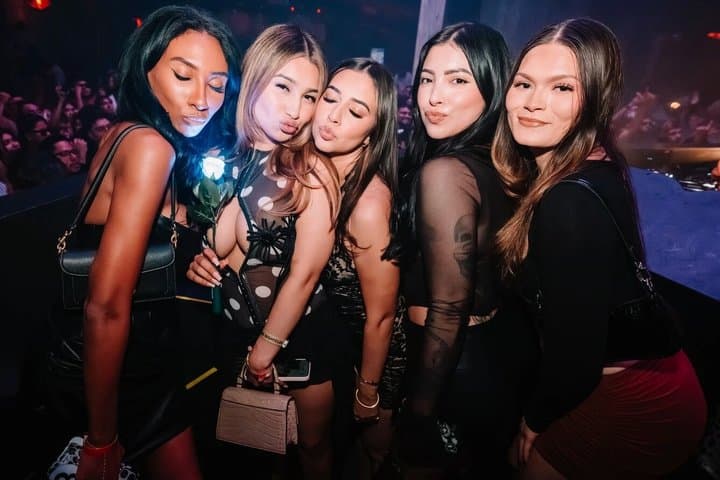 Ibiza Club Crawl with Hi Ibiza & Free Drinks