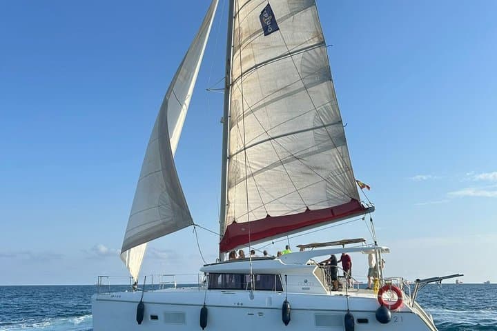 Barcelona Catamaran Sailing Tour with Drinks and Snacks