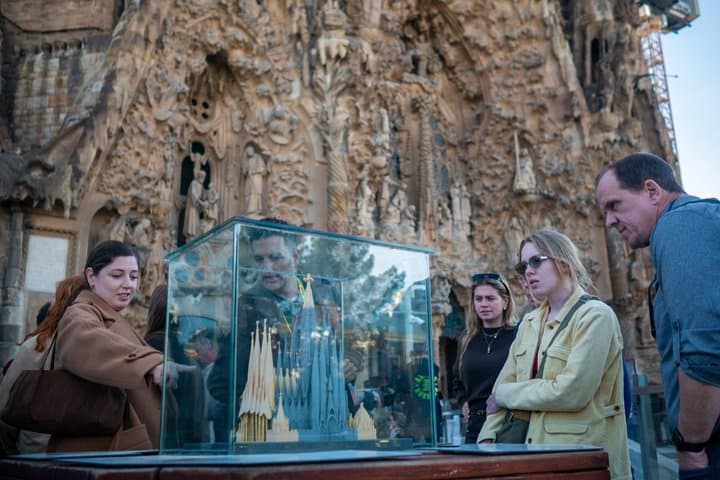 Barcelona Sagrada Familia Small Group Tour, Optional Tower Access