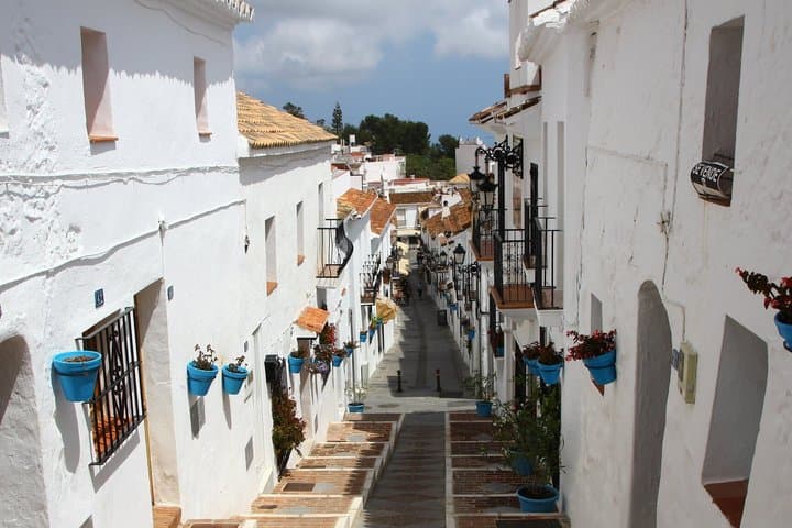 Explore Mijas and Marbella on a Day Trip from Malaga
