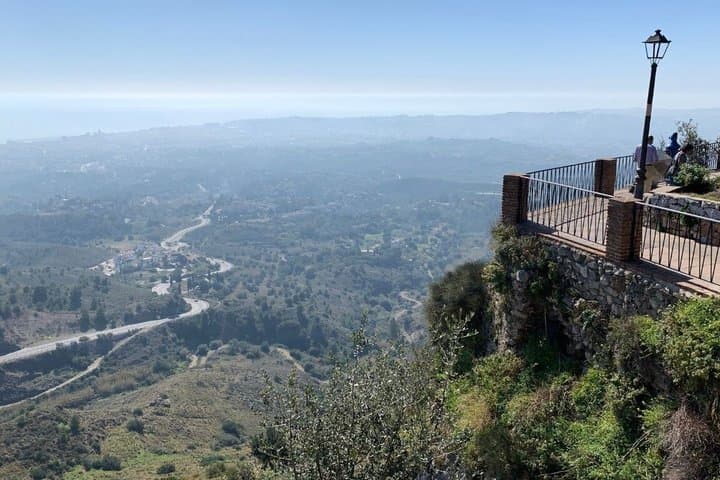 Explore Mijas and Marbella on a Day Trip from Malaga