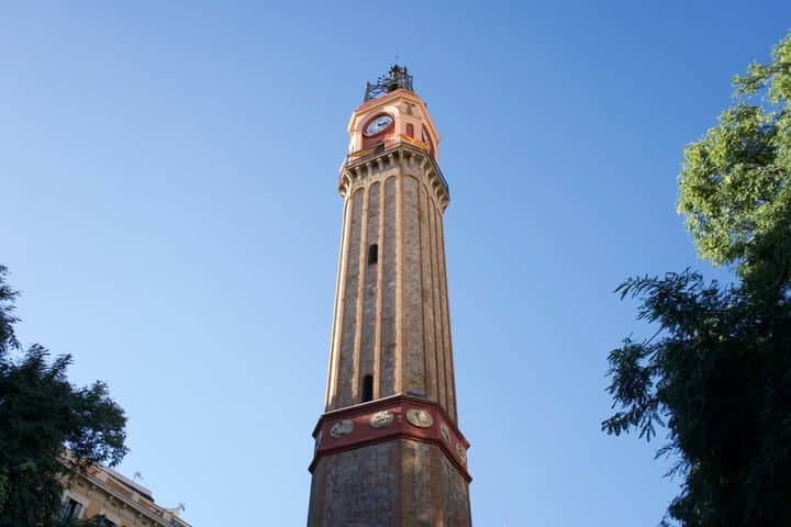 Tapas and Wine Experience in Gràcia