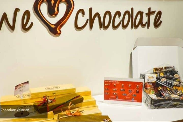Visit 2 Chocolate factories and village of colorines, Villajoyosa