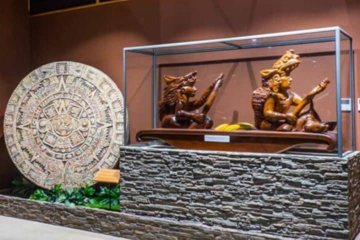 Visit 2 Chocolate factories and village of colorines, Villajoyosa