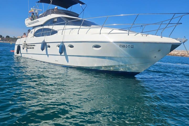 Torrevieja 2 hour yacht experience with bath