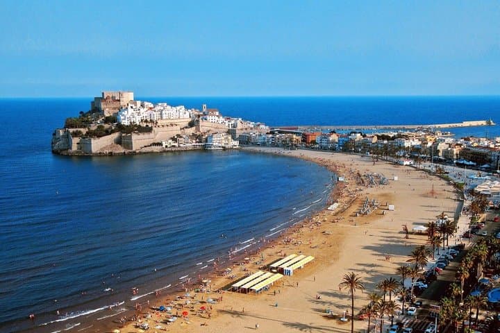 Day Trip to Peñíscola with Waterfall from Valencia