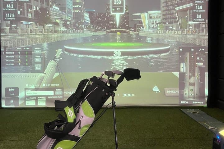 Indoor Golf Simulator at The Golf Cove