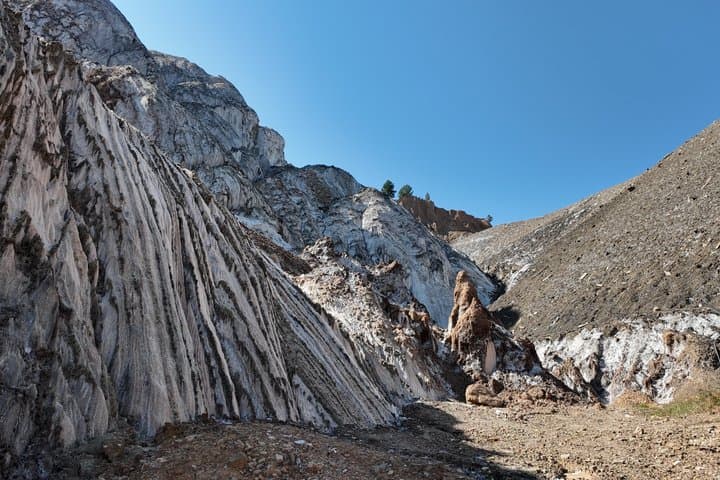Montserrat Cardona and Salt Mountain Private Tour