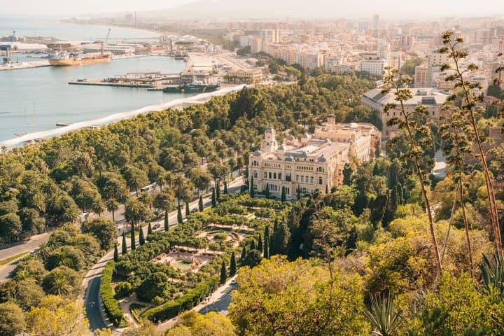 Malaga Essential PRIVATE TOUR in Electric Tuktuk 2h