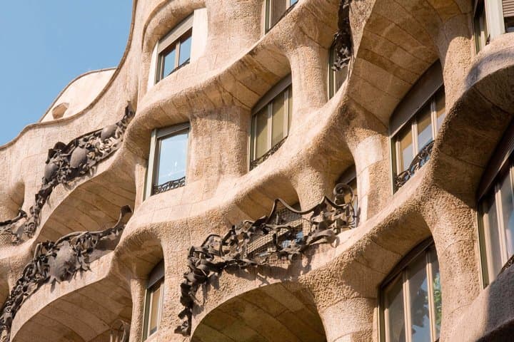 Barcelona Gaudí Masterpieces Walking Tour with Audio Guide