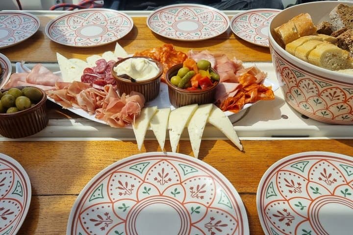 Private All-Inclusive Half-Day Sailing Tour in Palma de Mallorca