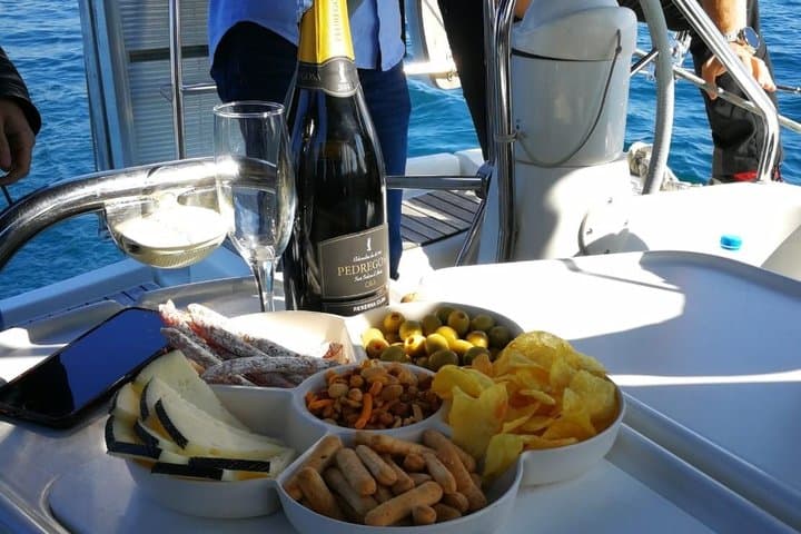 Sailing Boat Trip in Barcelona with Snacks and Drinks
