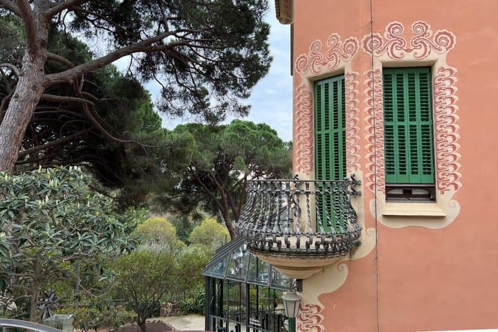 VIP Private Gaudi Casa Vicens, Sagrada Família and Park Güell