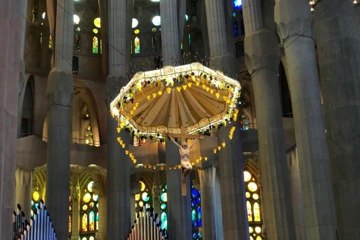 Sagrada Família Guided Tour with Optional Gaudí Towers Upgrade