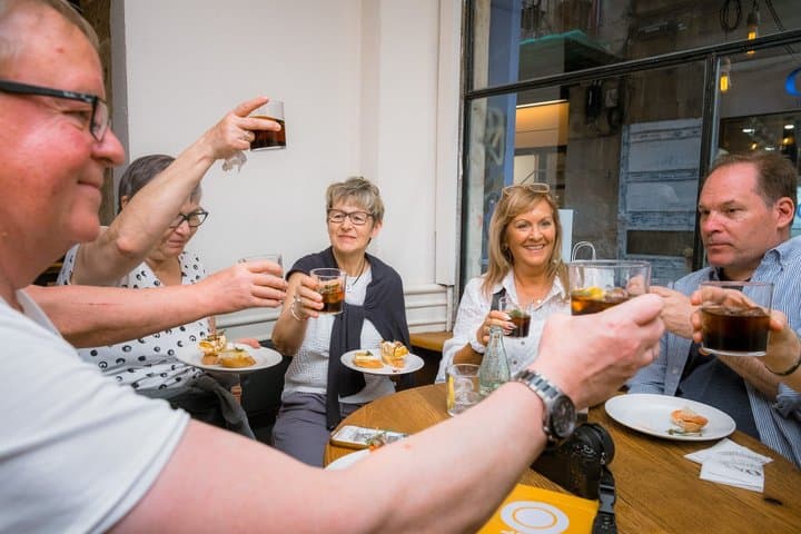 Barcelona: Guided Food Walking Tour with Tapas and Wine