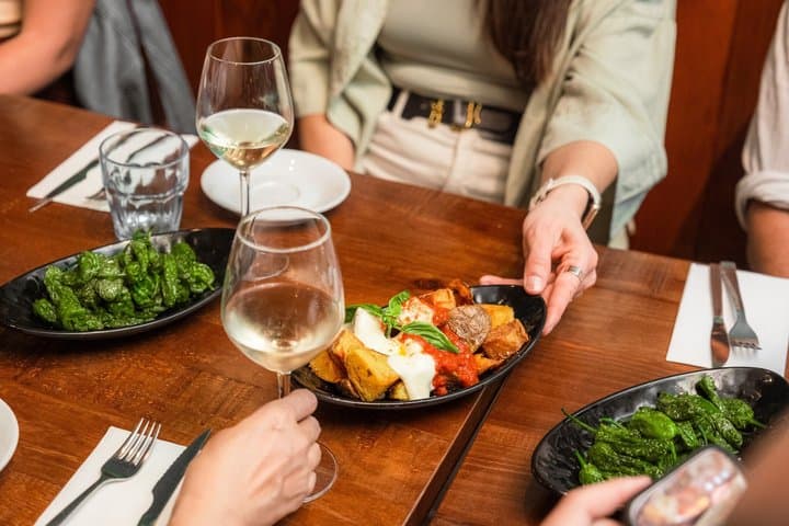 Barcelona: Guided Food Walking Tour with Tapas and Wine