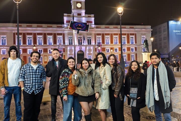 Pub Crawl Madrid Nightlife Adventure bars with VIP Club Entry
