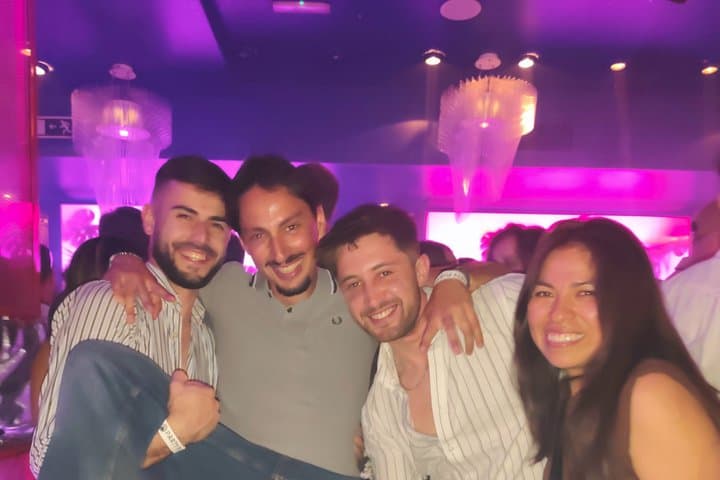 Pub Crawl Madrid Nightlife Adventure bars with VIP Club Entry