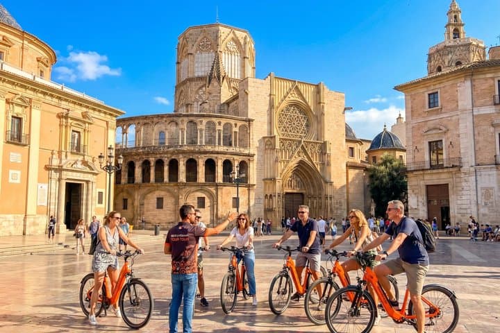 Valencia City Highlights in Guided Bike or E-Bike Tour