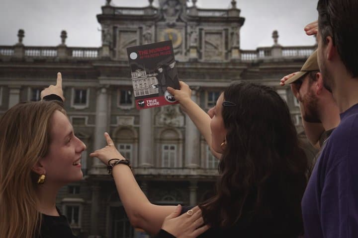 Selfguided mystery hunt by The Royal Palace in Madrid