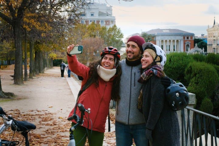 Exclusive Small Group Tour : History, Mystery and Appetizer