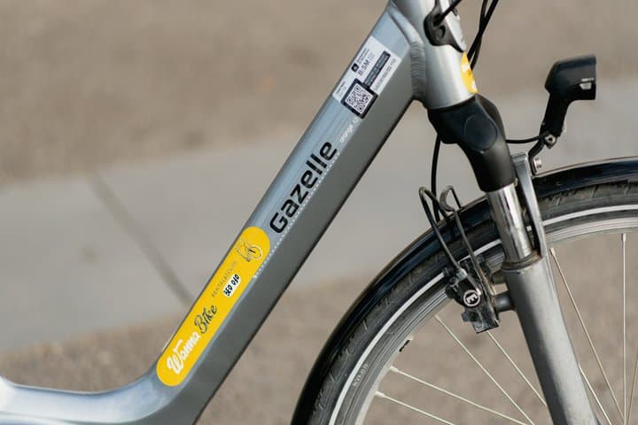 Barcelona Premium Dutch E-Bike Rental 1h-3 Days | Free GPS Routes